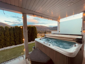 Relaxing 3 bedroom suite, near Silver Star Resort